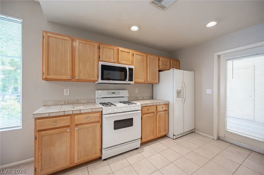 10211 Red Pueblo Place #103 Las Vegas, NV 89144