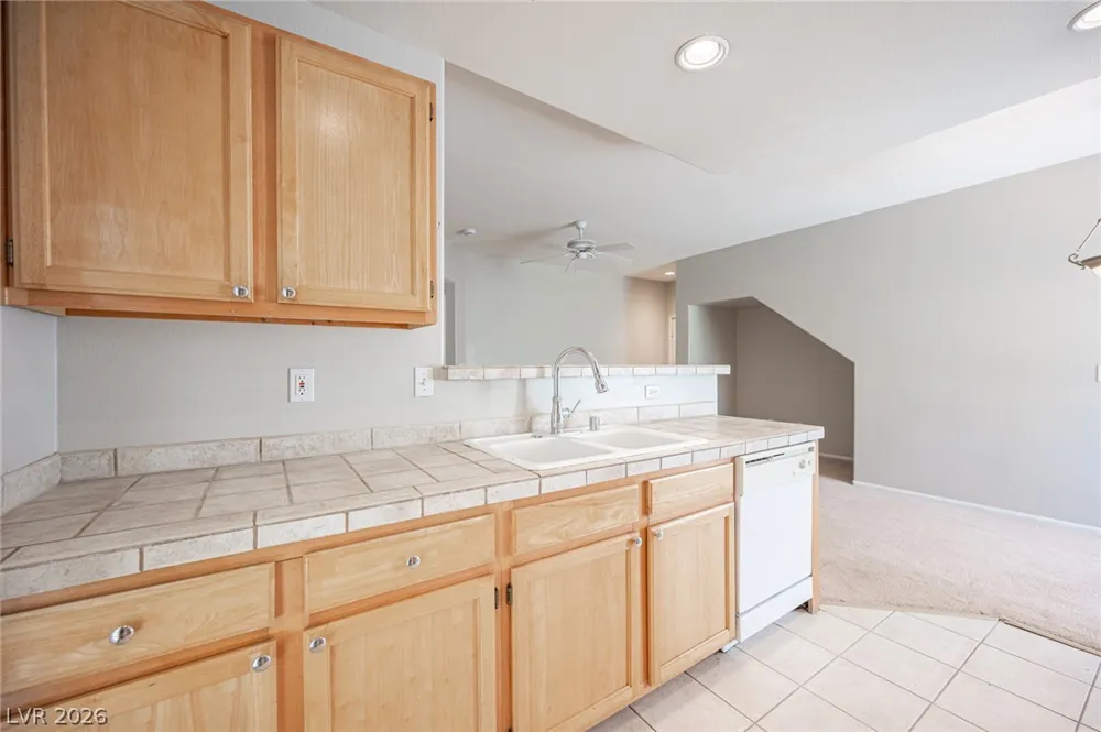 10211 Red Pueblo Place #103 Las Vegas, NV 89144