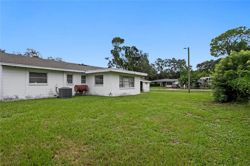 12002 GAINES COURT Tampa, FL 33618