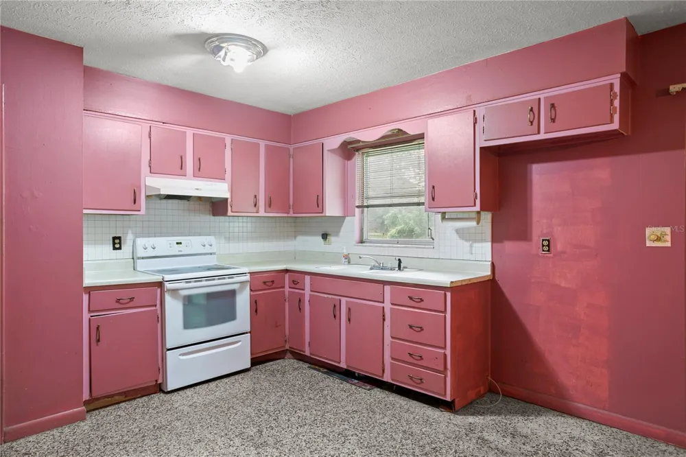 12002 GAINES COURT Tampa, FL 33618