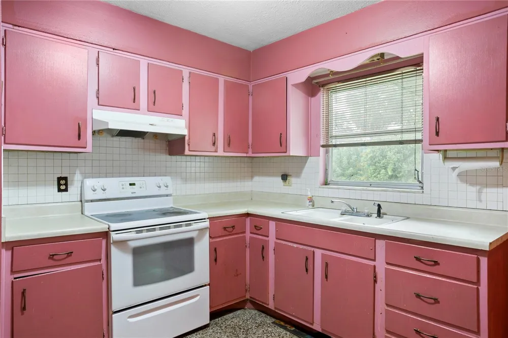 12002 GAINES COURT Tampa, FL 33618