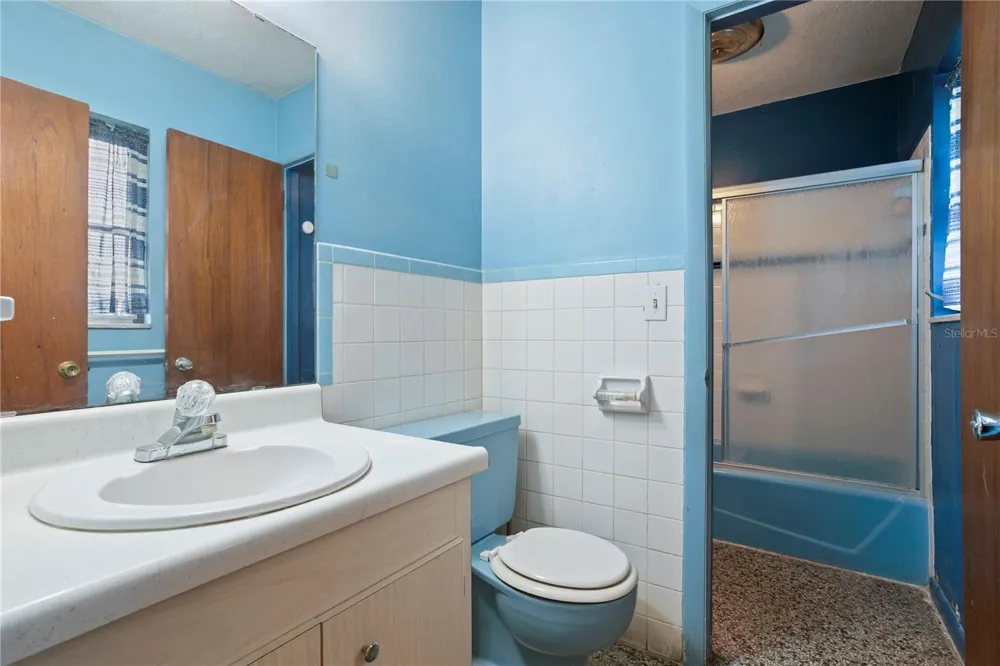 12002 GAINES COURT Tampa, FL 33618