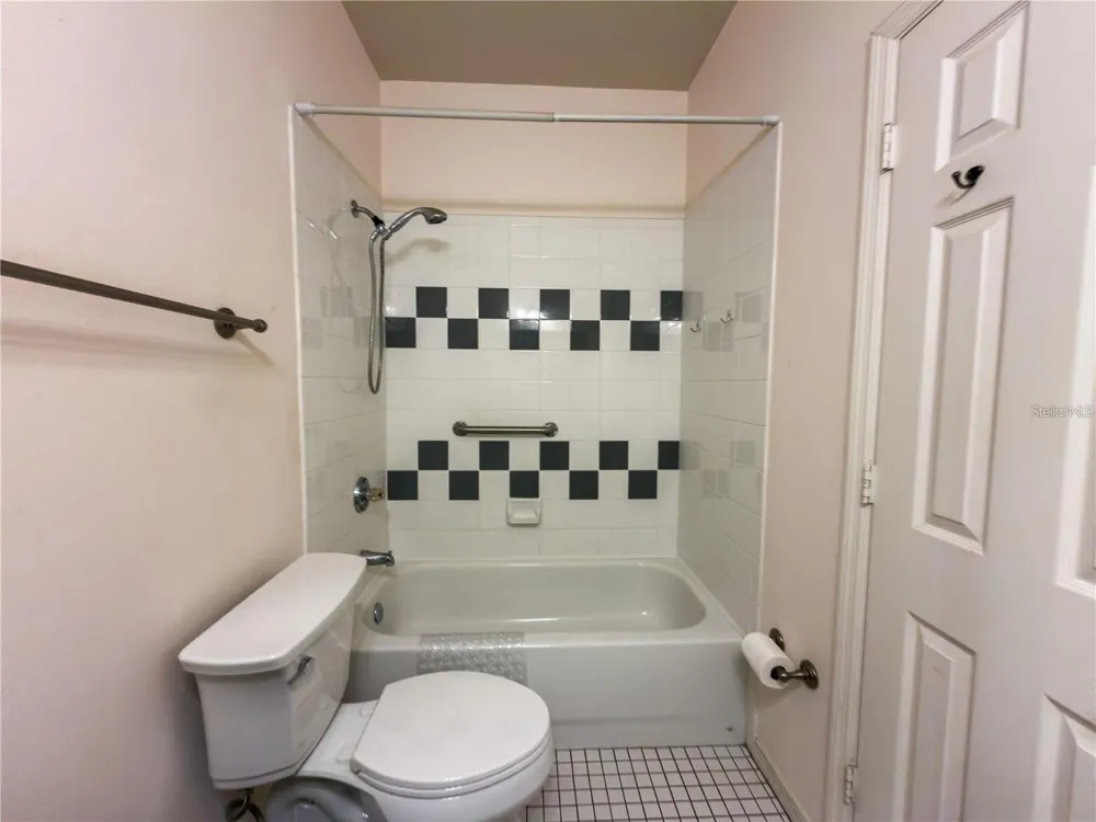 7669 PLANTATION CIRCLE University Park, FL 34201