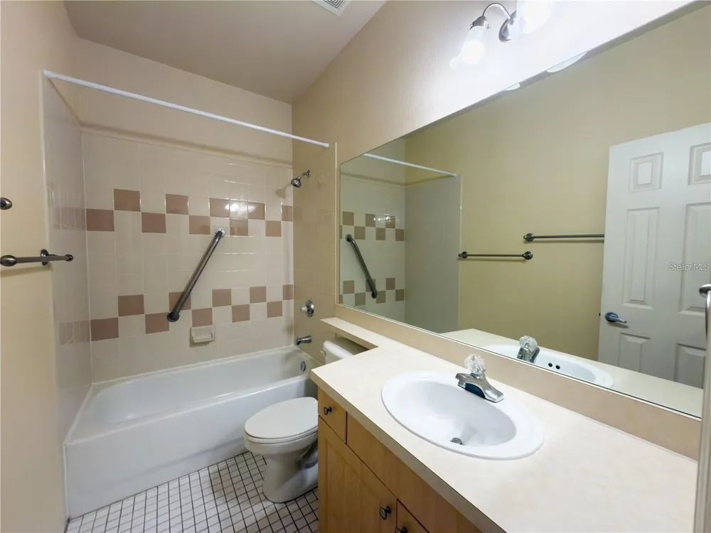 7669 PLANTATION CIRCLE University Park, FL 34201