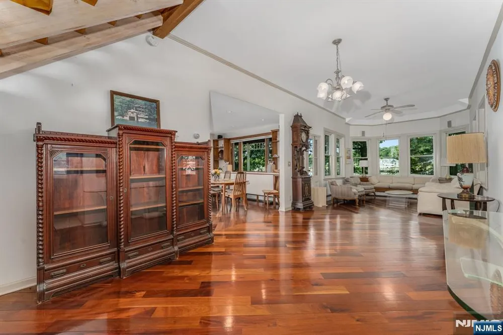 90 Ithanell Road Hopatcong, NJ 07843