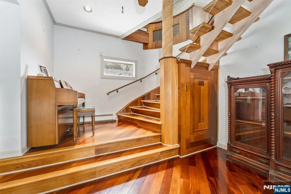 90 Ithanell Road Hopatcong, NJ 07843