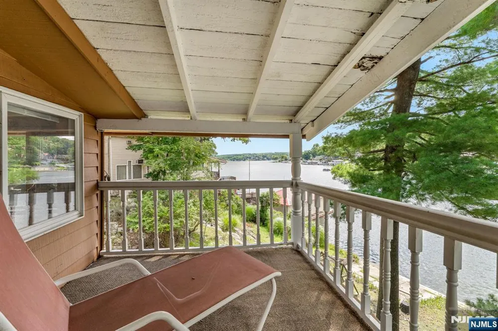 90 Ithanell Road Hopatcong, NJ 07843