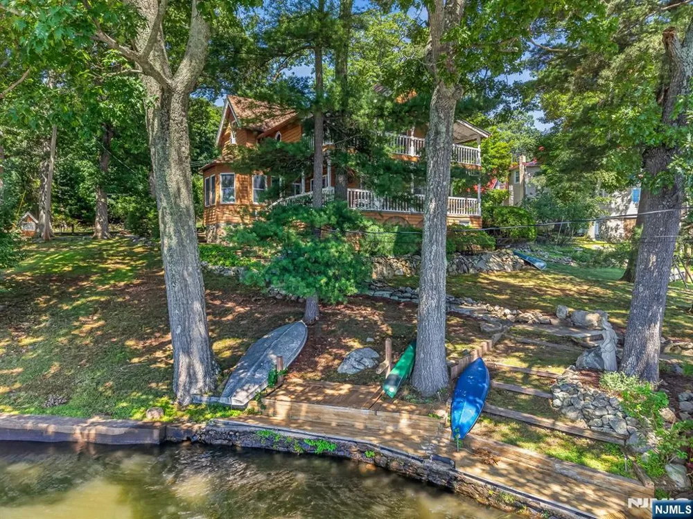 90 Ithanell Road Hopatcong, NJ 07843