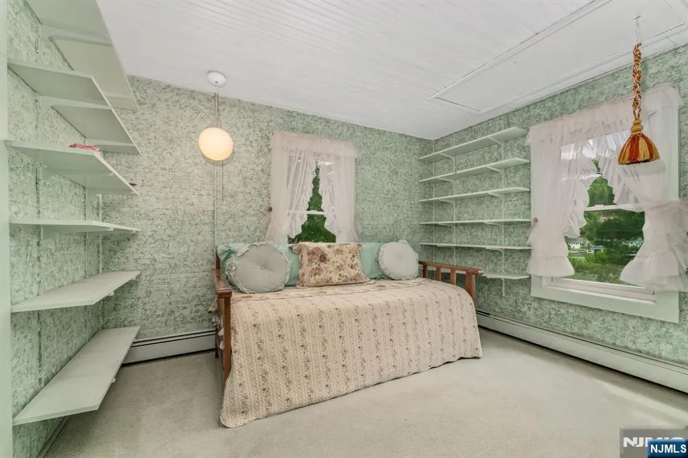 90 Ithanell Road Hopatcong, NJ 07843