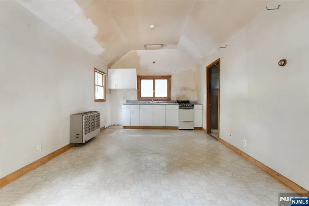 90 Ithanell Road Hopatcong, NJ 07843