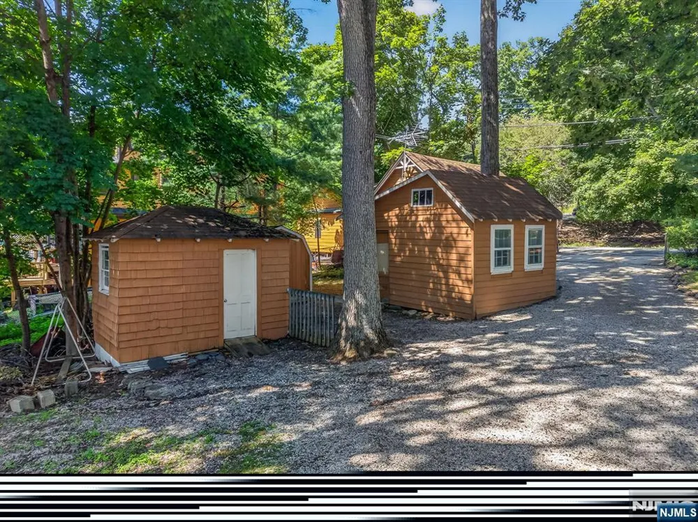 90 Ithanell Road Hopatcong, NJ 07843