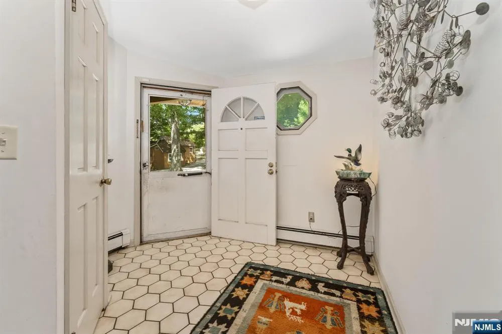 90 Ithanell Road Hopatcong, NJ 07843