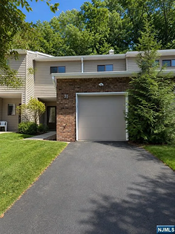 31 Lockley Court Wayne, NJ 07470