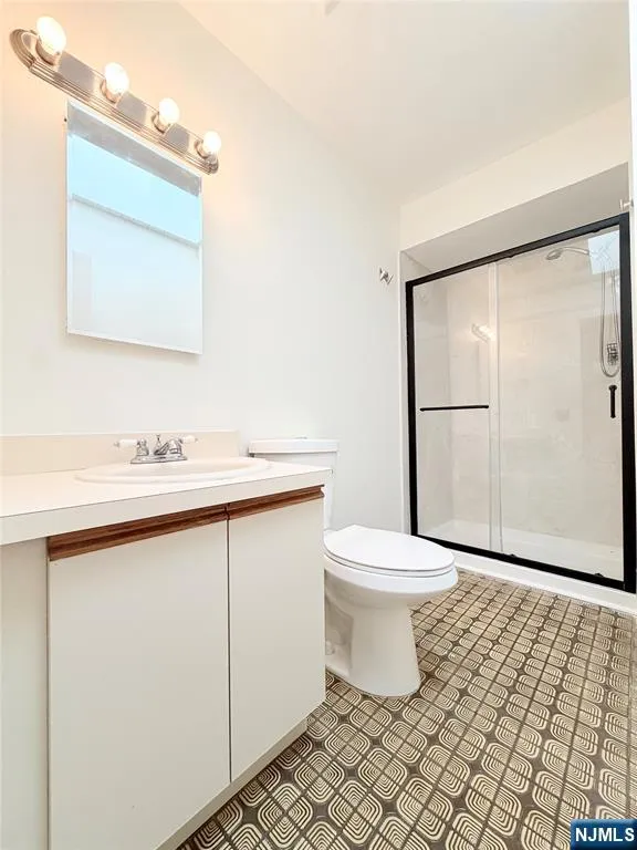 31 Lockley Court Wayne, NJ 07470