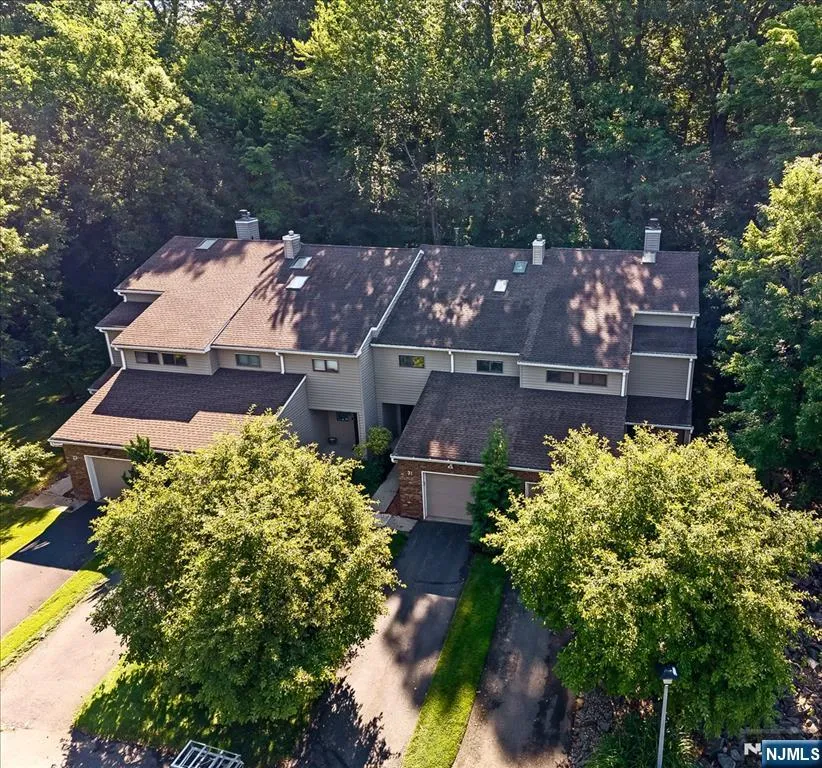 31 Lockley Court Wayne, NJ 07470
