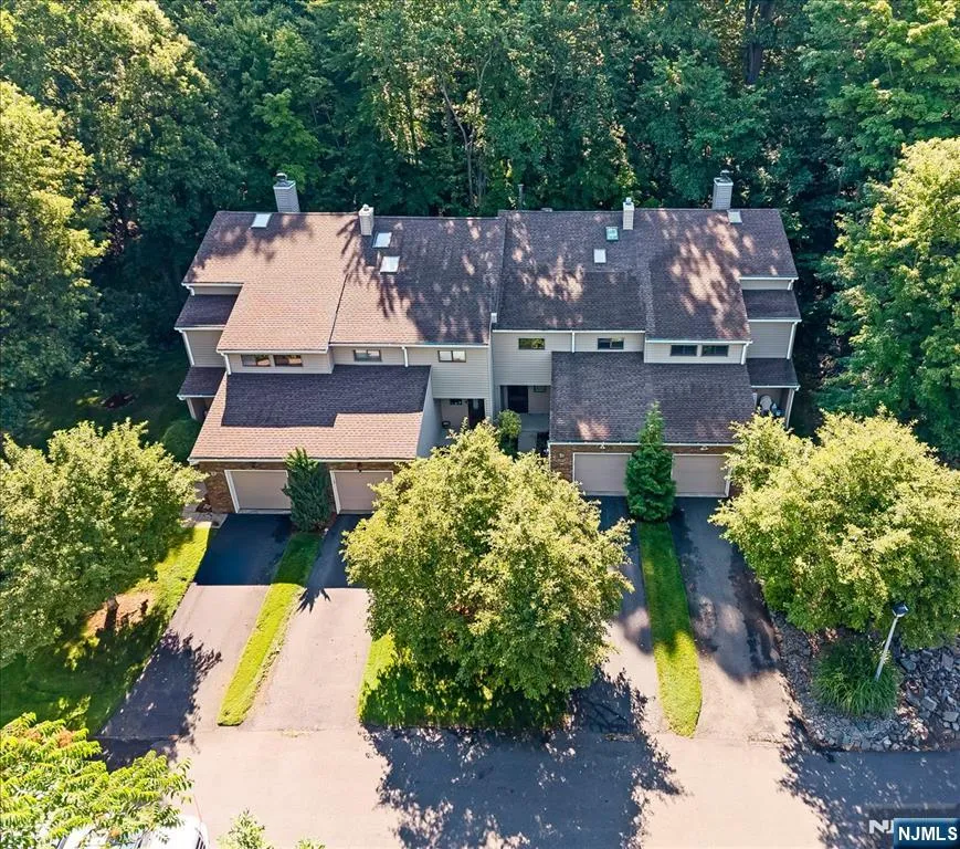 31 Lockley Court Wayne, NJ 07470