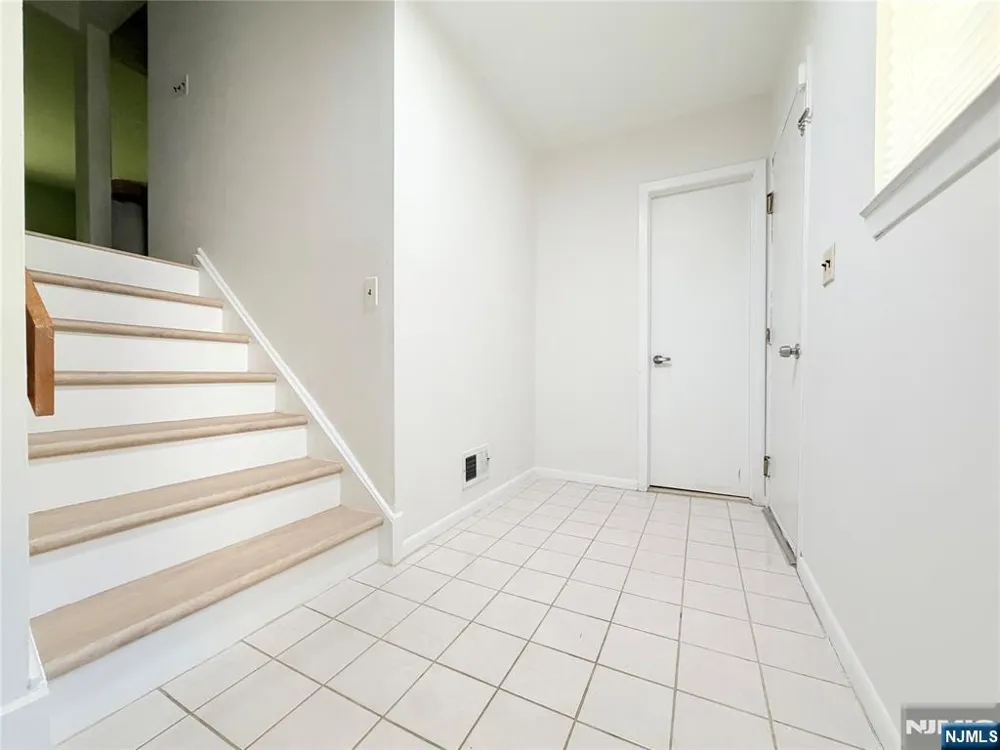 31 Lockley Court Wayne, NJ 07470