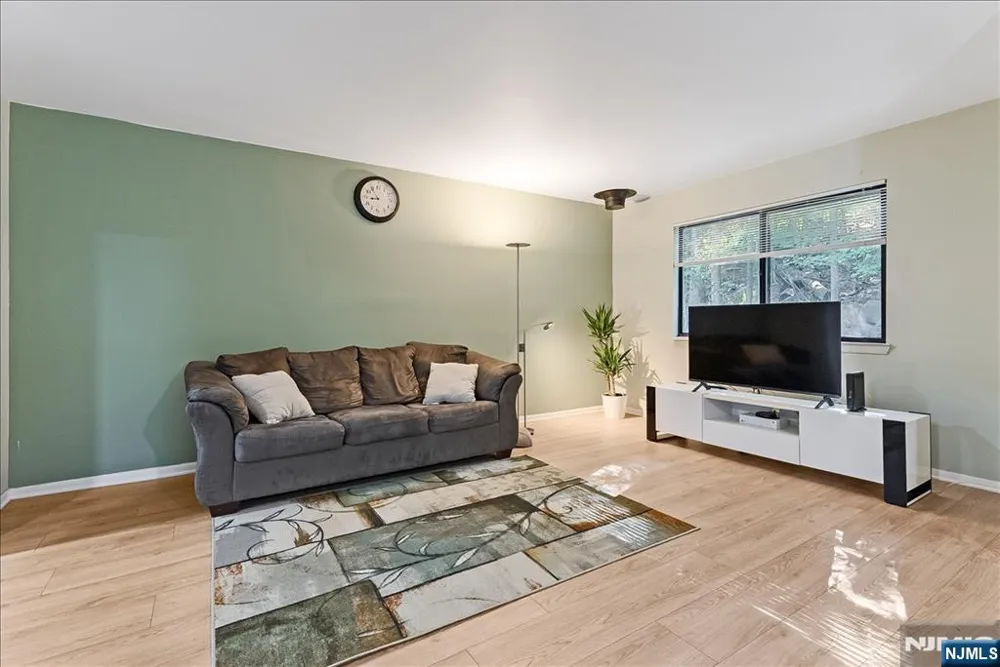 31 Lockley Court Wayne, NJ 07470
