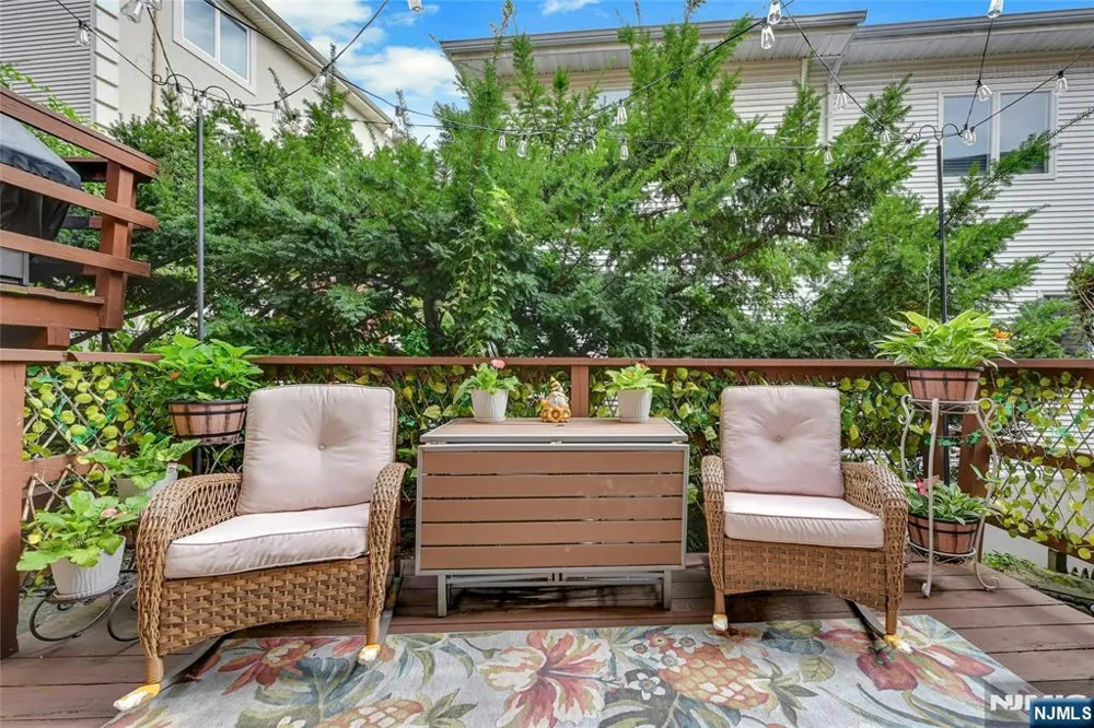 5 Yorkview Drive Edgewater, NJ 07020