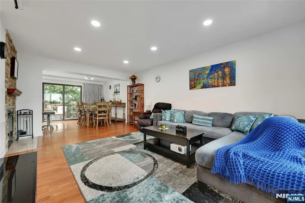 5 Yorkview Drive Edgewater, NJ 07020