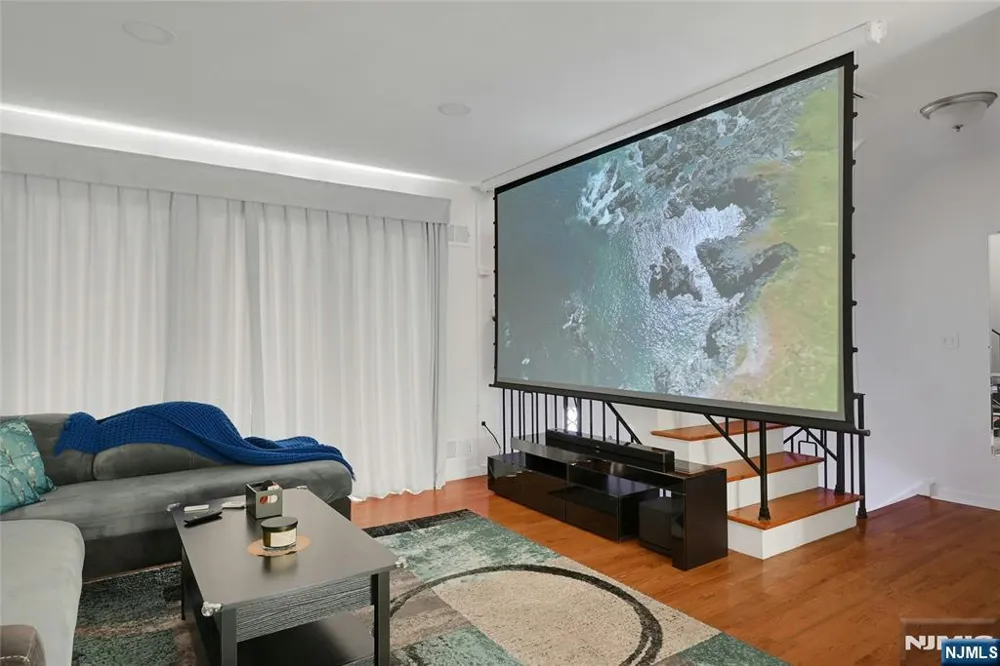 5 Yorkview Drive Edgewater, NJ 07020