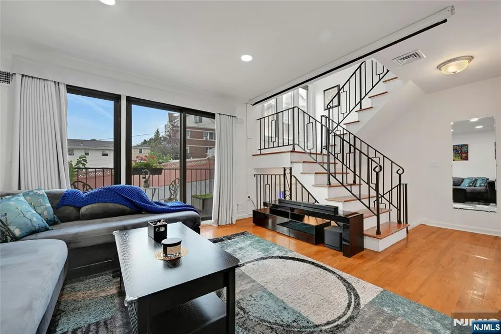 5 Yorkview Drive Edgewater, NJ 07020