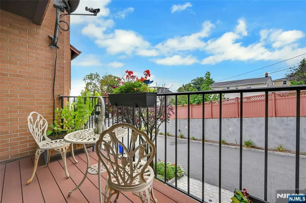 5 Yorkview Drive Edgewater, NJ 07020