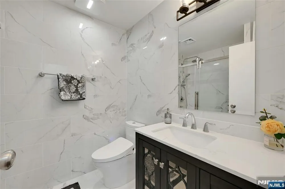 5 Yorkview Drive Edgewater, NJ 07020