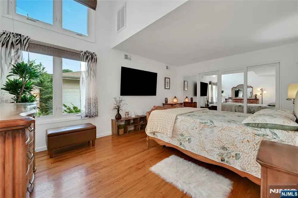 5 Yorkview Drive Edgewater, NJ 07020