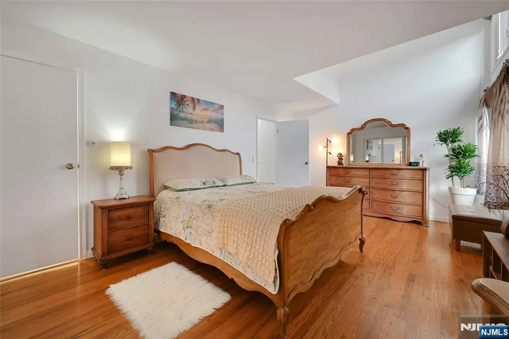 5 Yorkview Drive Edgewater, NJ 07020