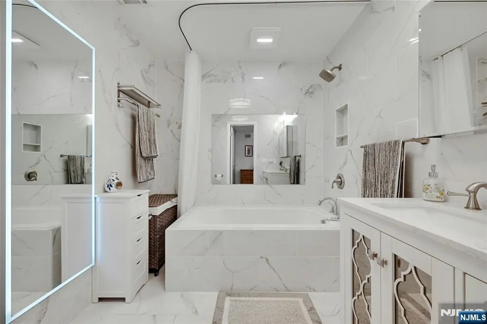 5 Yorkview Drive Edgewater, NJ 07020