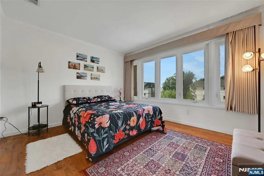 5 Yorkview Drive Edgewater, NJ 07020