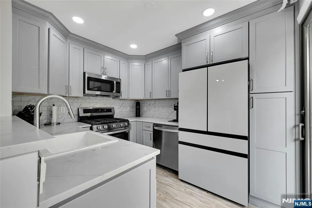 5 Yorkview Drive Edgewater, NJ 07020