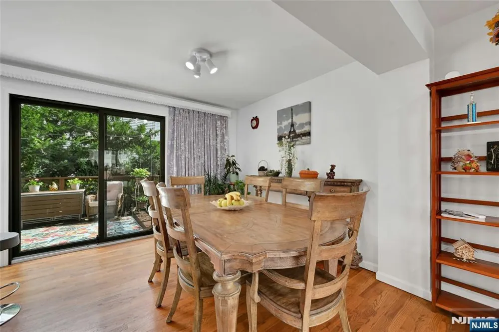 5 Yorkview Drive Edgewater, NJ 07020