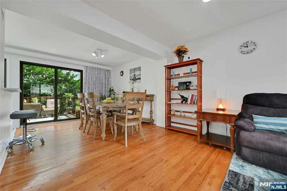 5 Yorkview Drive Edgewater, NJ 07020
