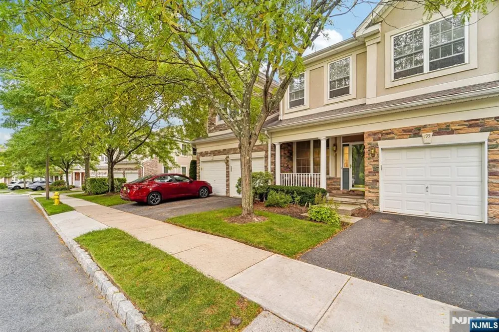 195 Levinberg Lane Wayne, NJ 07470