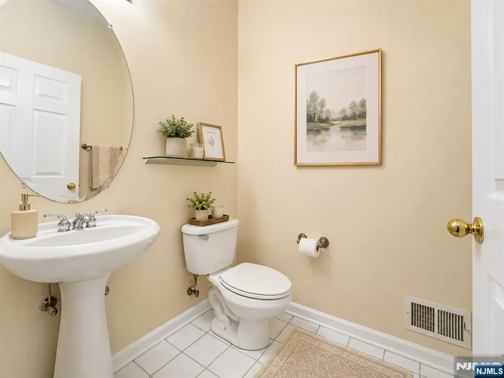 195 Levinberg Lane Wayne, NJ 07470