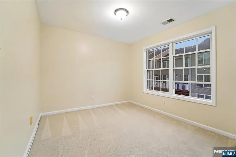 195 Levinberg Lane Wayne, NJ 07470