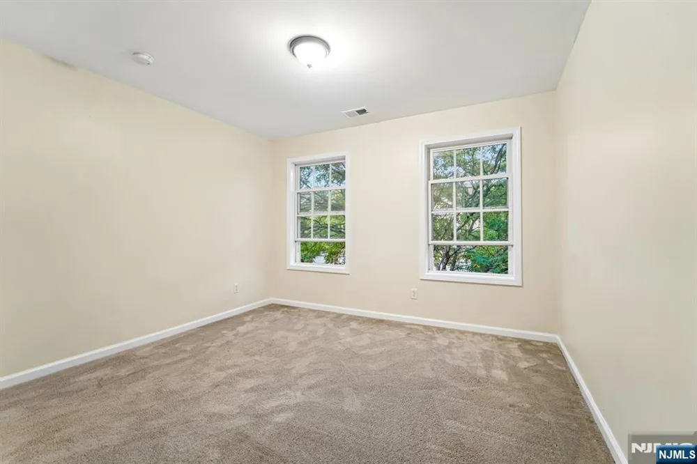 195 Levinberg Lane Wayne, NJ 07470
