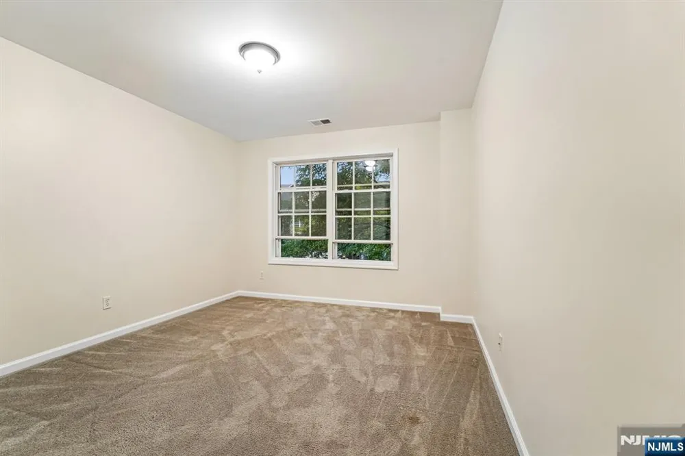 195 Levinberg Lane Wayne, NJ 07470