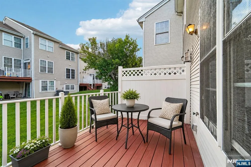 195 Levinberg Lane Wayne, NJ 07470