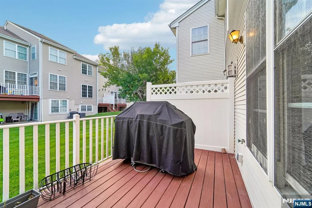 195 Levinberg Lane Wayne, NJ 07470