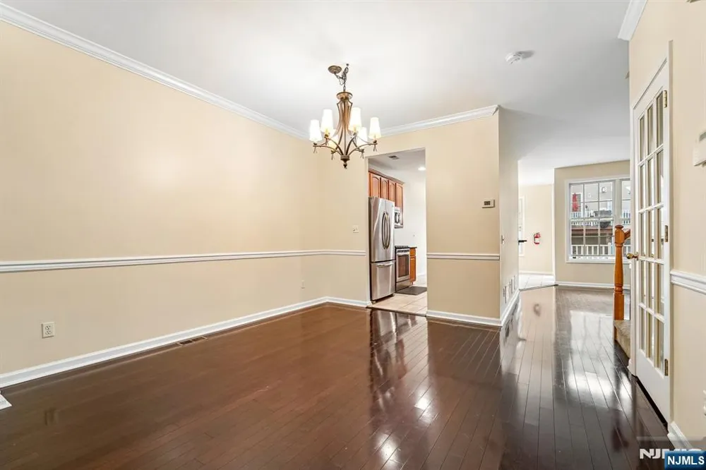 195 Levinberg Lane Wayne, NJ 07470