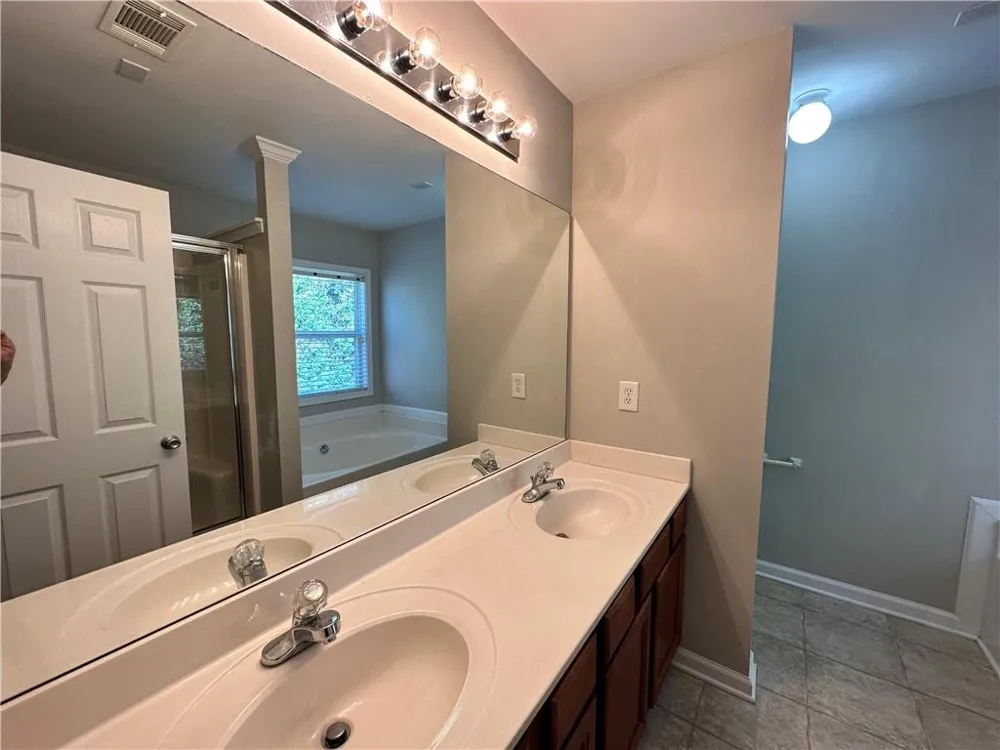 2403 Walnut Tree Lane Buford, GA 30519