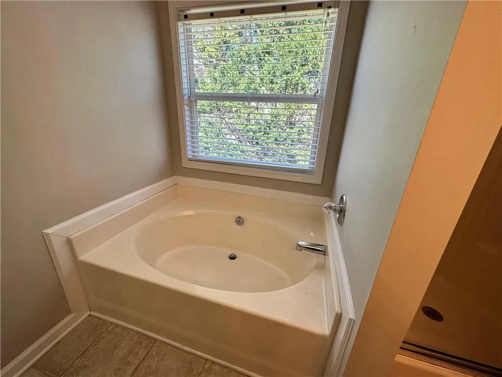 2403 Walnut Tree Lane Buford, GA 30519