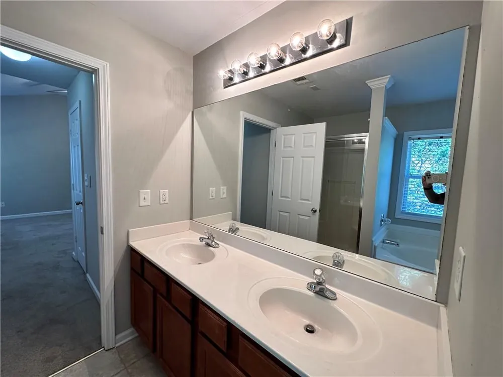 2403 Walnut Tree Lane Buford, GA 30519