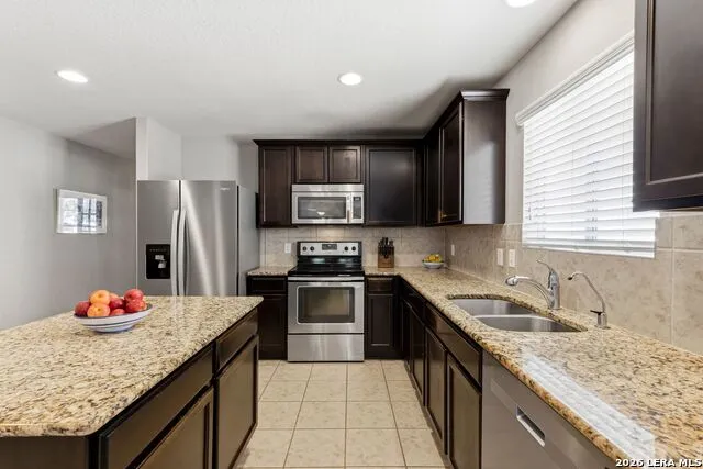 24266 Invitation Oak San Antonio, TX 78261