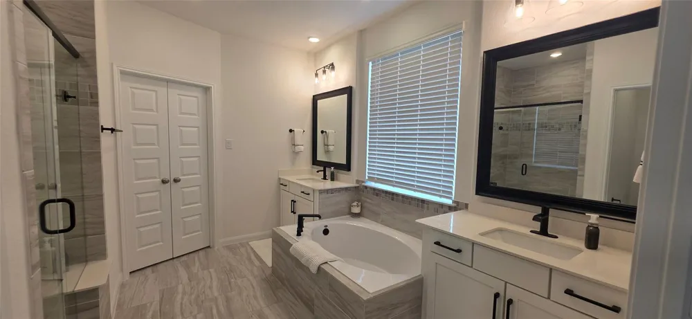 4215 Weathered Oak Drive Houston, TX 77080