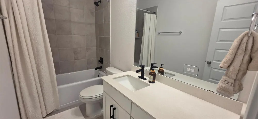 4215 Weathered Oak Drive Houston, TX 77080