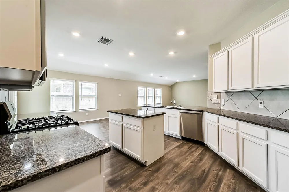 9422 Vicksburg Road Baytown, TX 77521